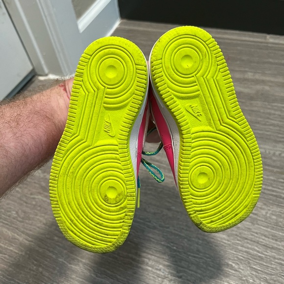Child’s Air Force Ones - Picture 3 of 5
